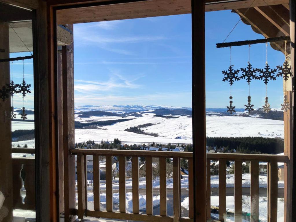 Lama-Gite-Des-Puys T3 Lamado Vue Epoustouflante Sud Avec Grande Terrasse Super Besse Exteriör bild
